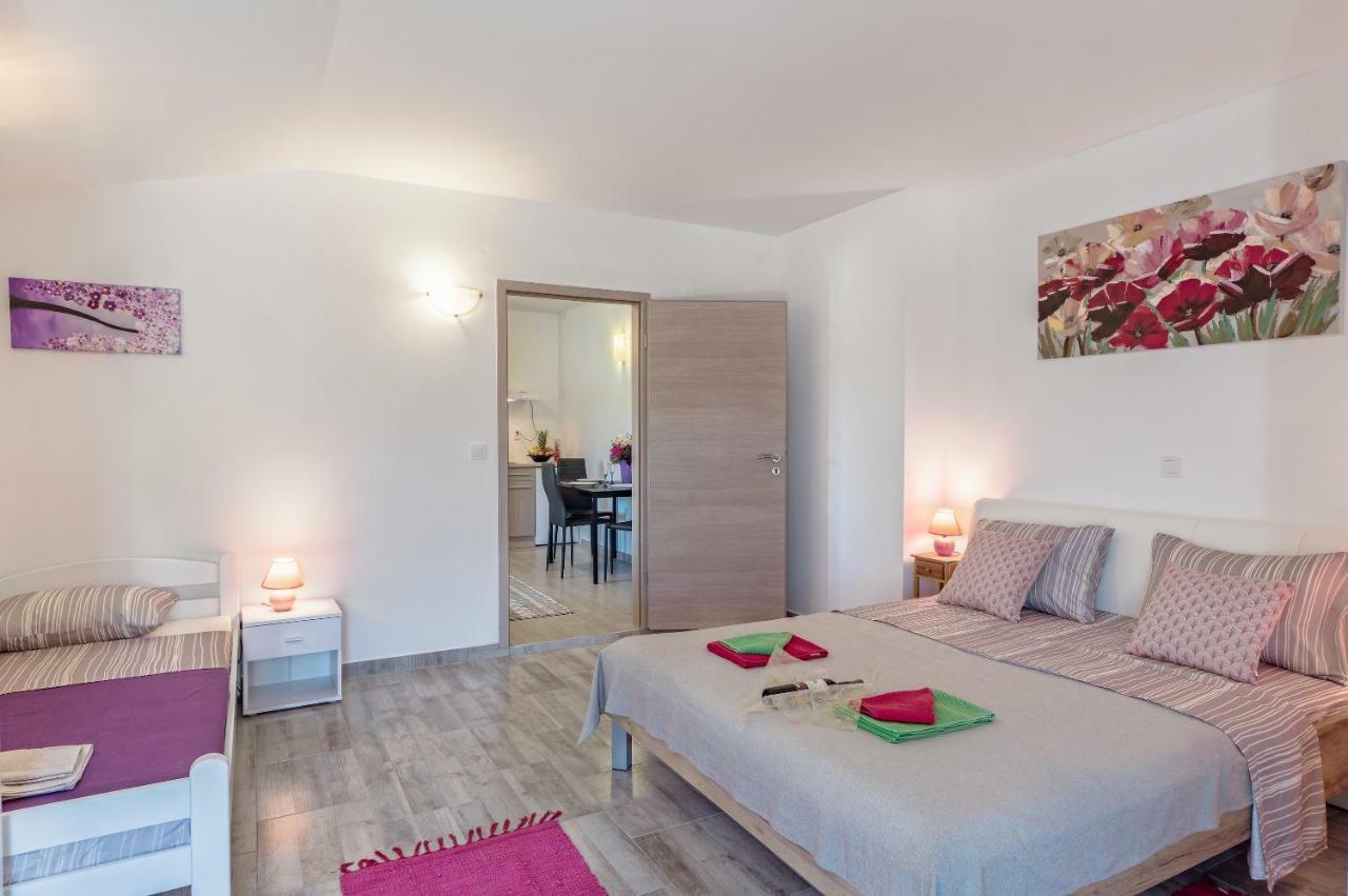 Apartment Lavander 02 プーラ エクステリア 写真